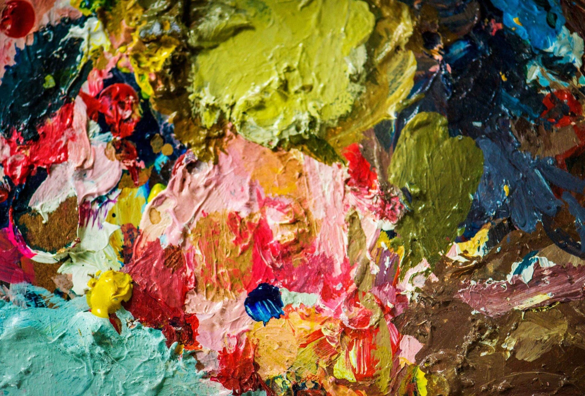 Art Market Impact on Forex Trading represented in an image.