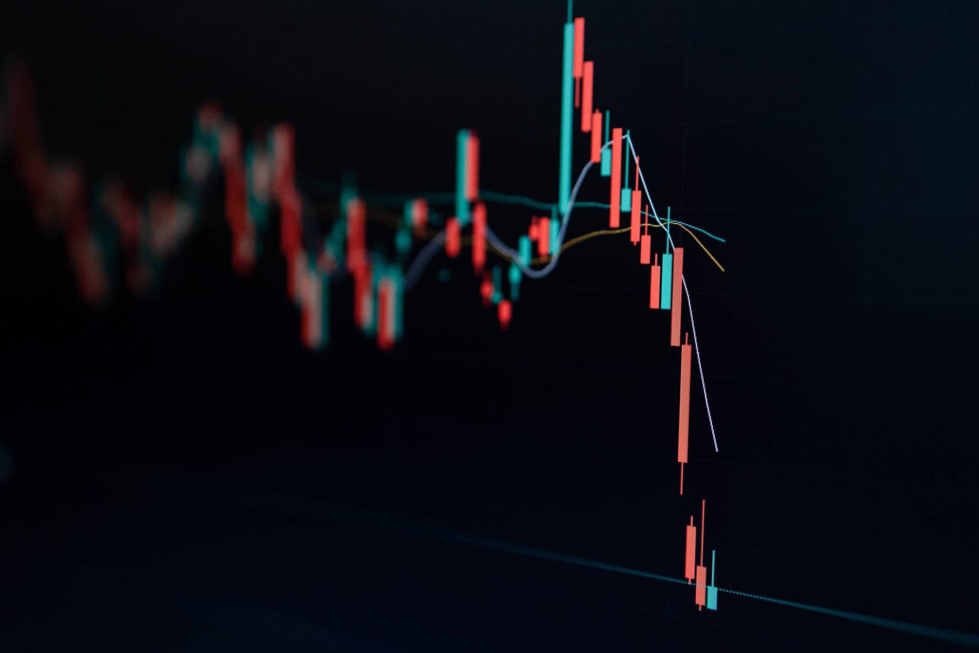 Bearish Engulfing Explained represented in an image.