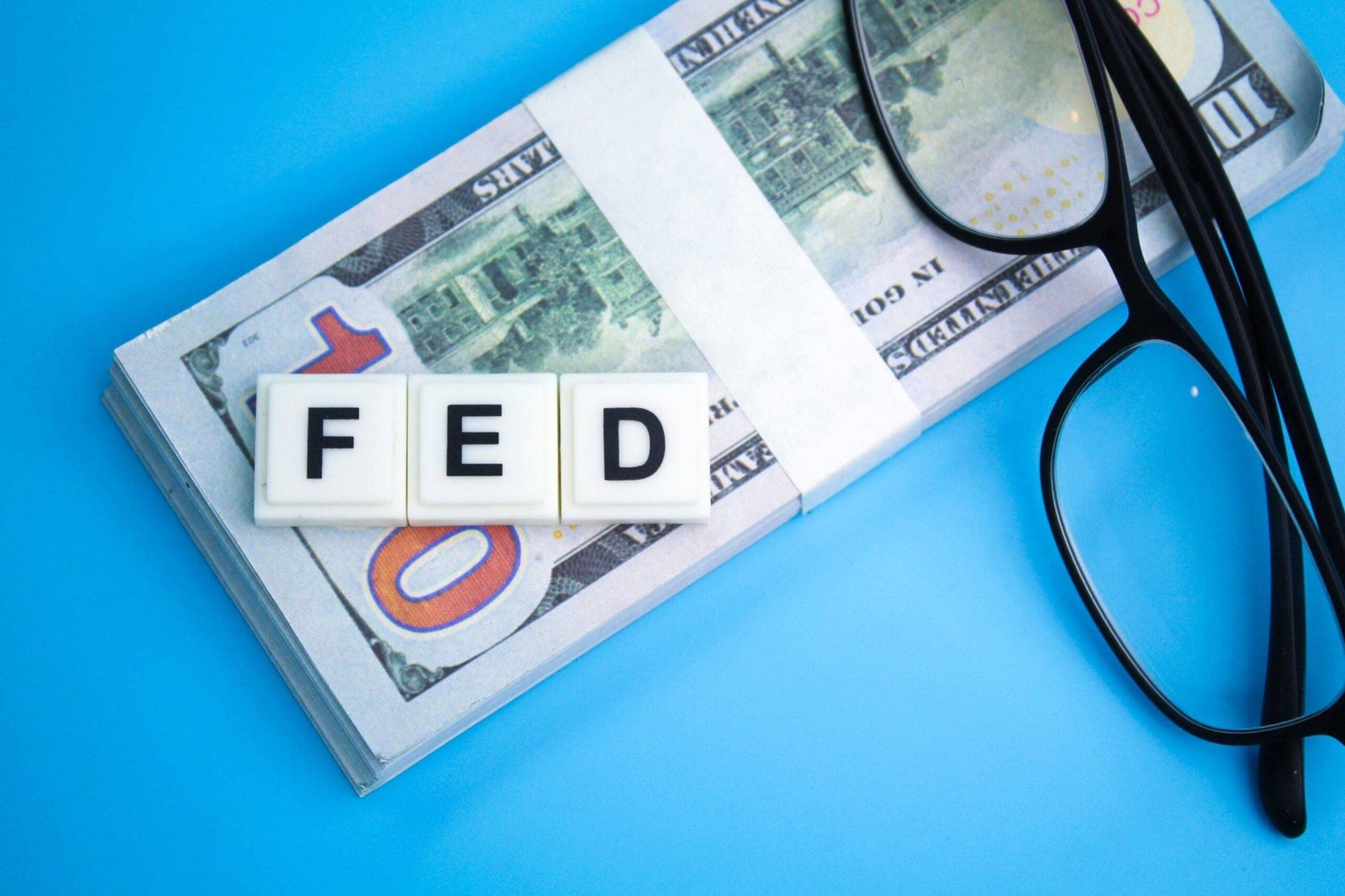 Fed Grapples with Decisions on Interest Rates represented in an image.
