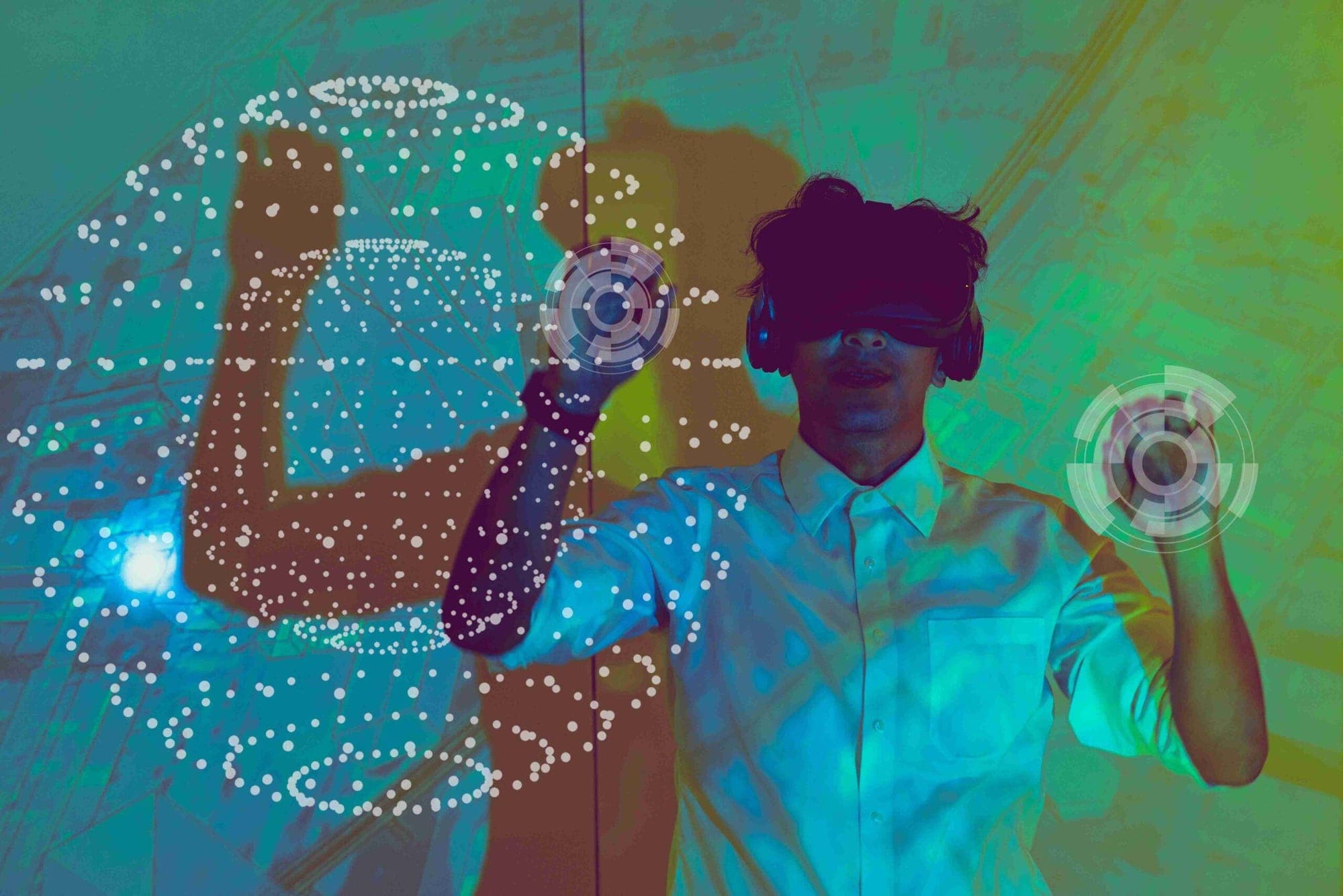 Holographic Forex Technology represented in an image.