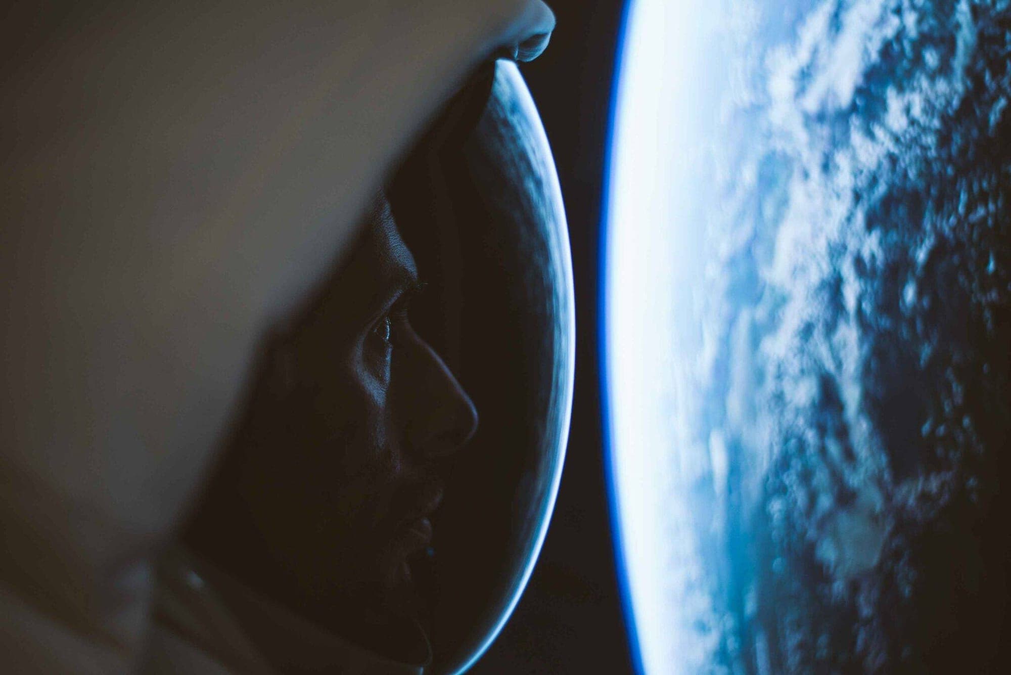 Forex Space Economics represented in an image.