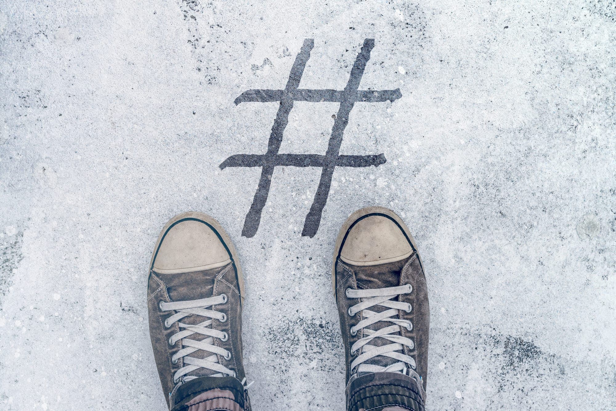 Threads vs. Twitter represented in an image.