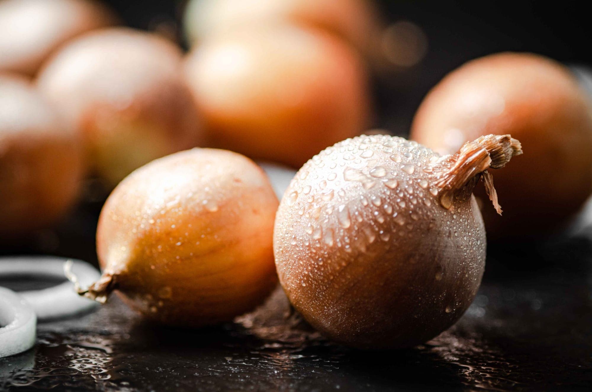 Onion prices in India represented in an image.