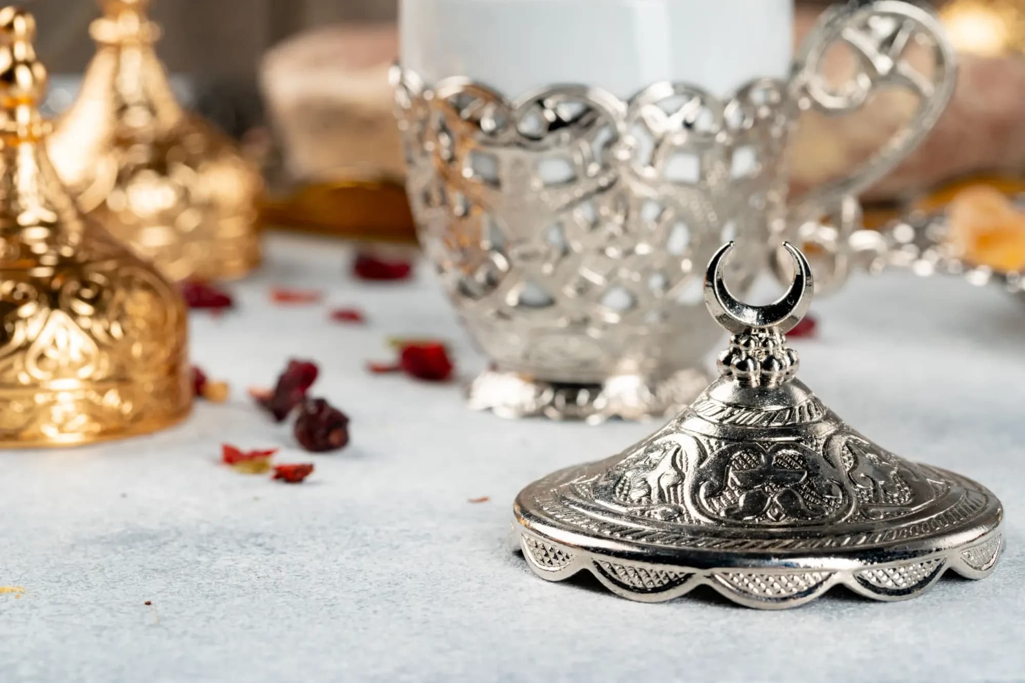 What Is the Difference Between White Gold and Silver?