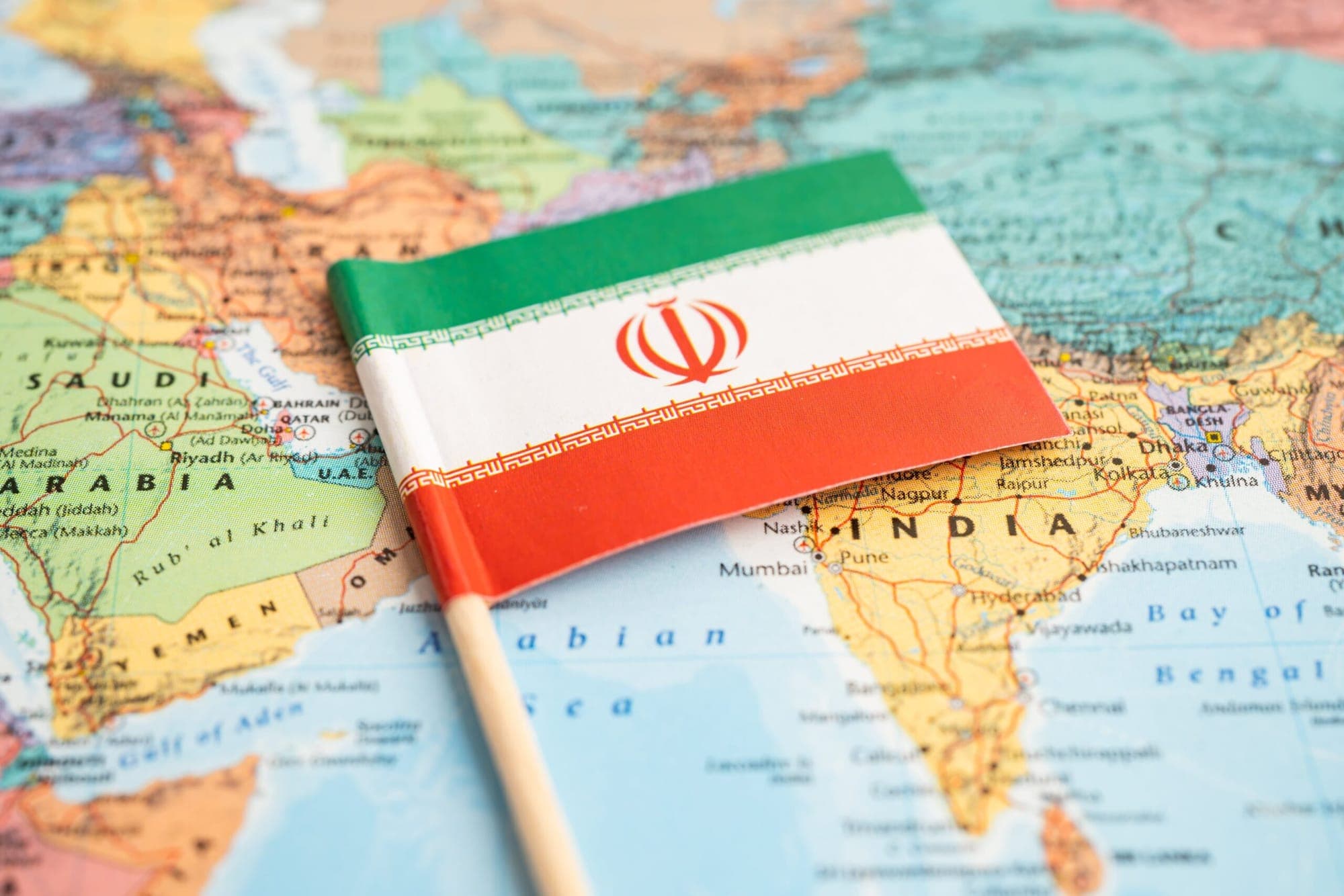 Strait of Hormuz Risk Premium: Impact on Gold & Forex