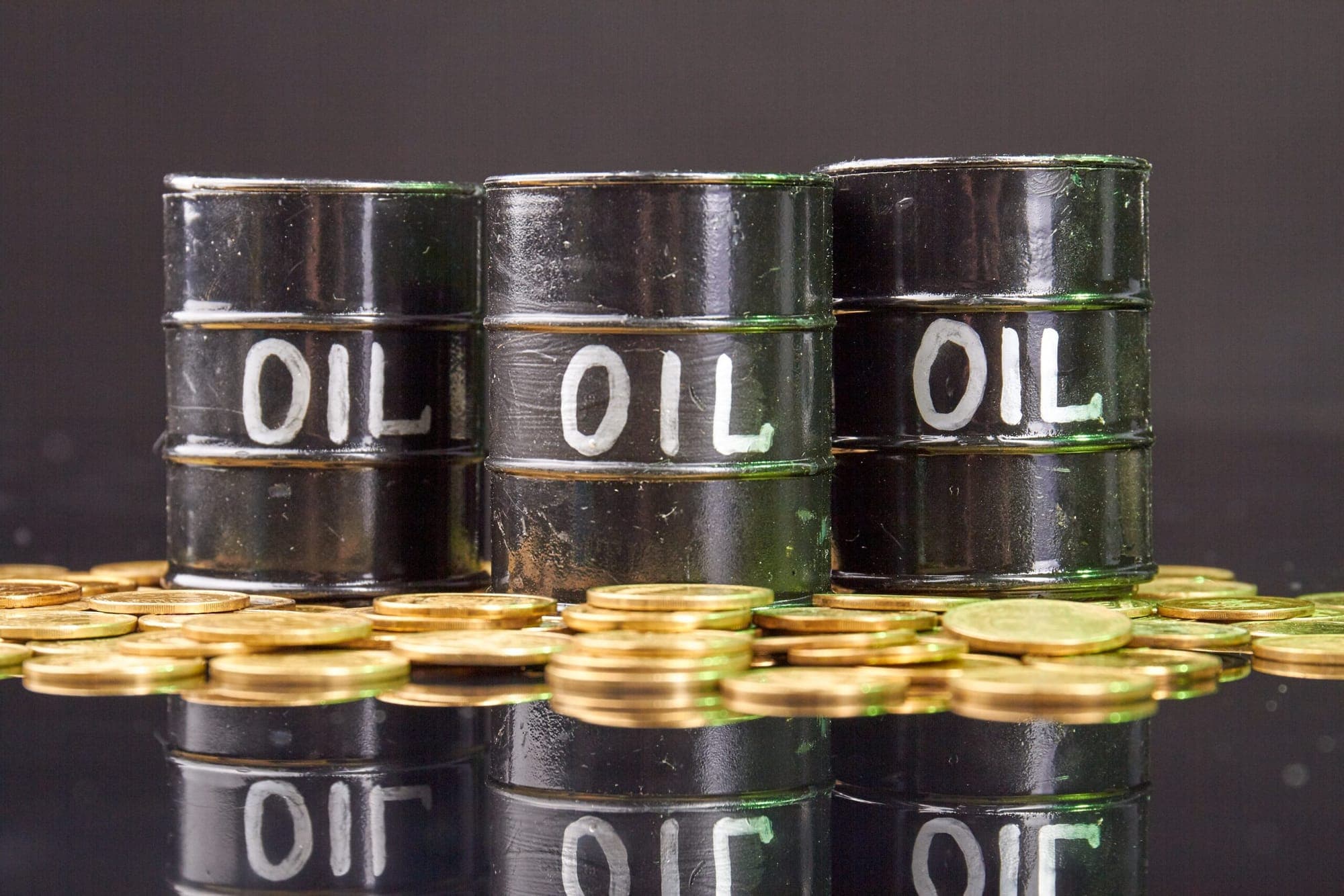 Gold and Oil Prices Surge in 2025 as Middle East Conflict Rises