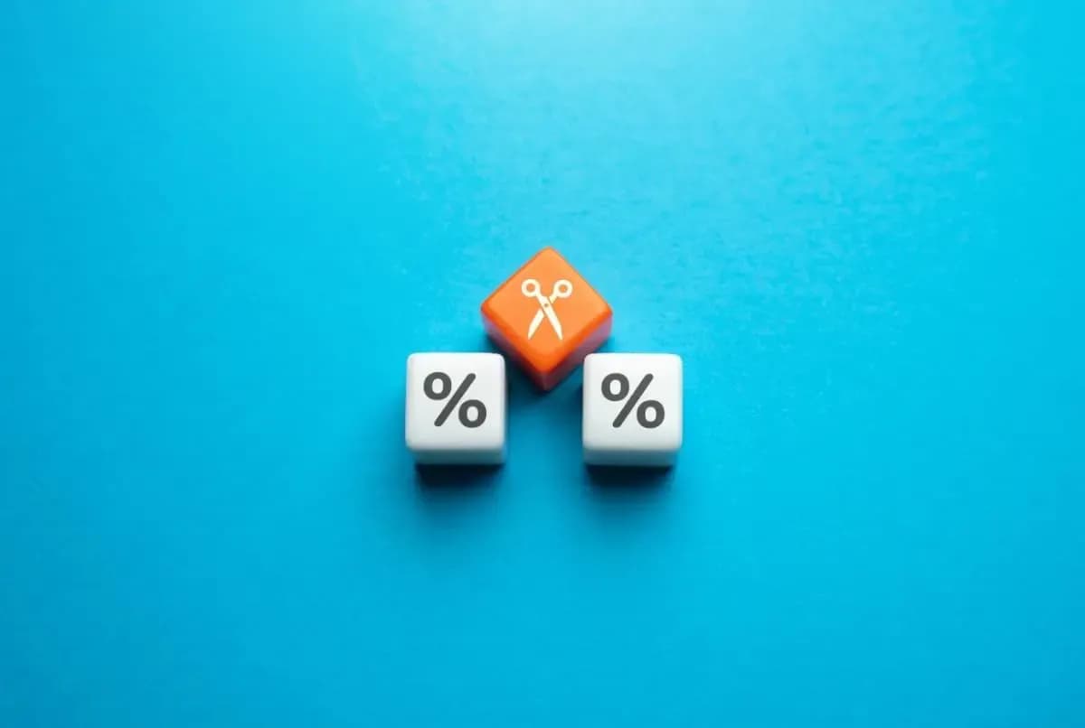 bond yields and gold prices