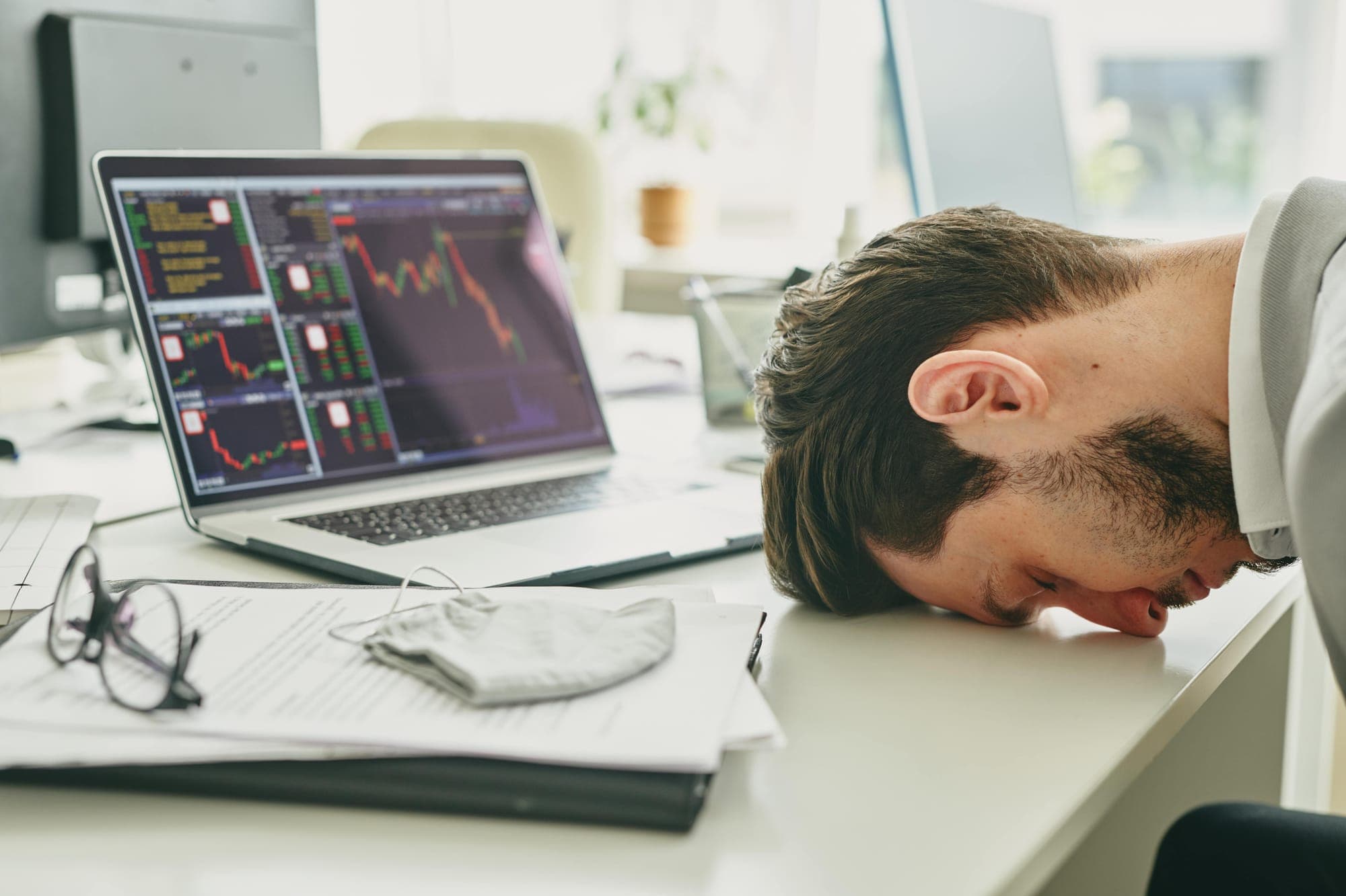 What Is Cognitive Load in Trading and How to Reduce It?