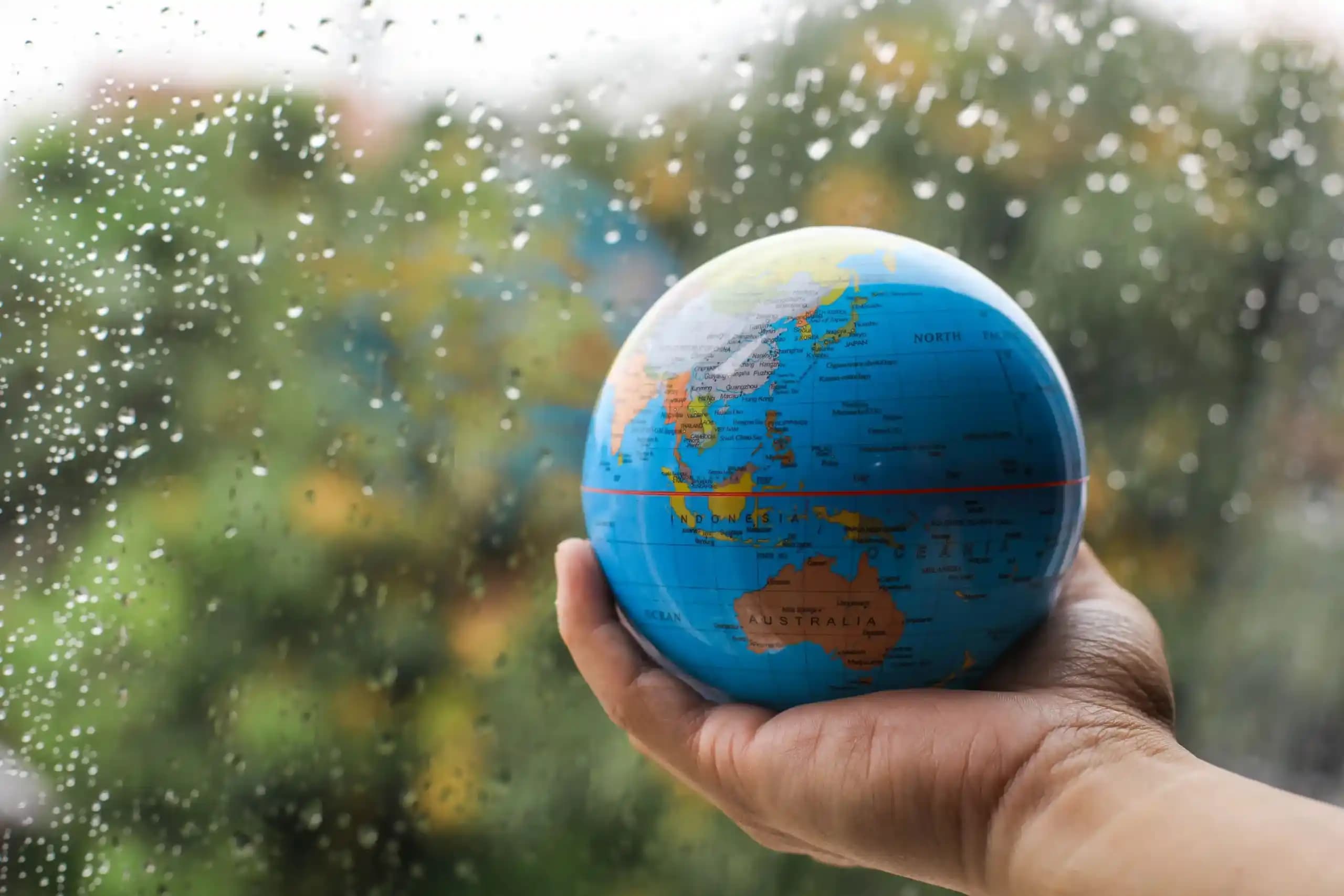Climate Risk Reports in Forex: How to Use Them?