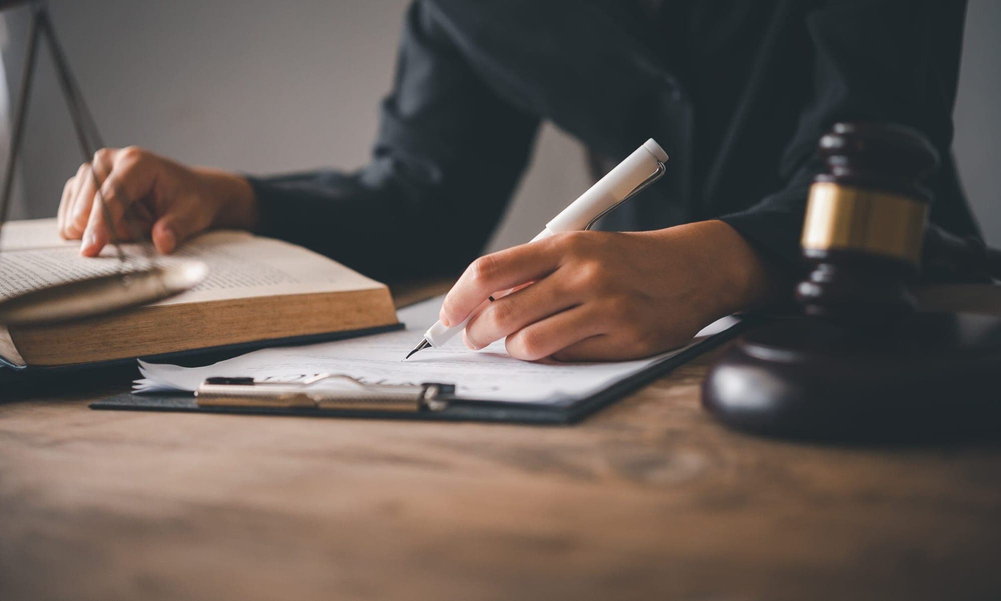 Forex Account Management: Secure Investments with Legal Clarity