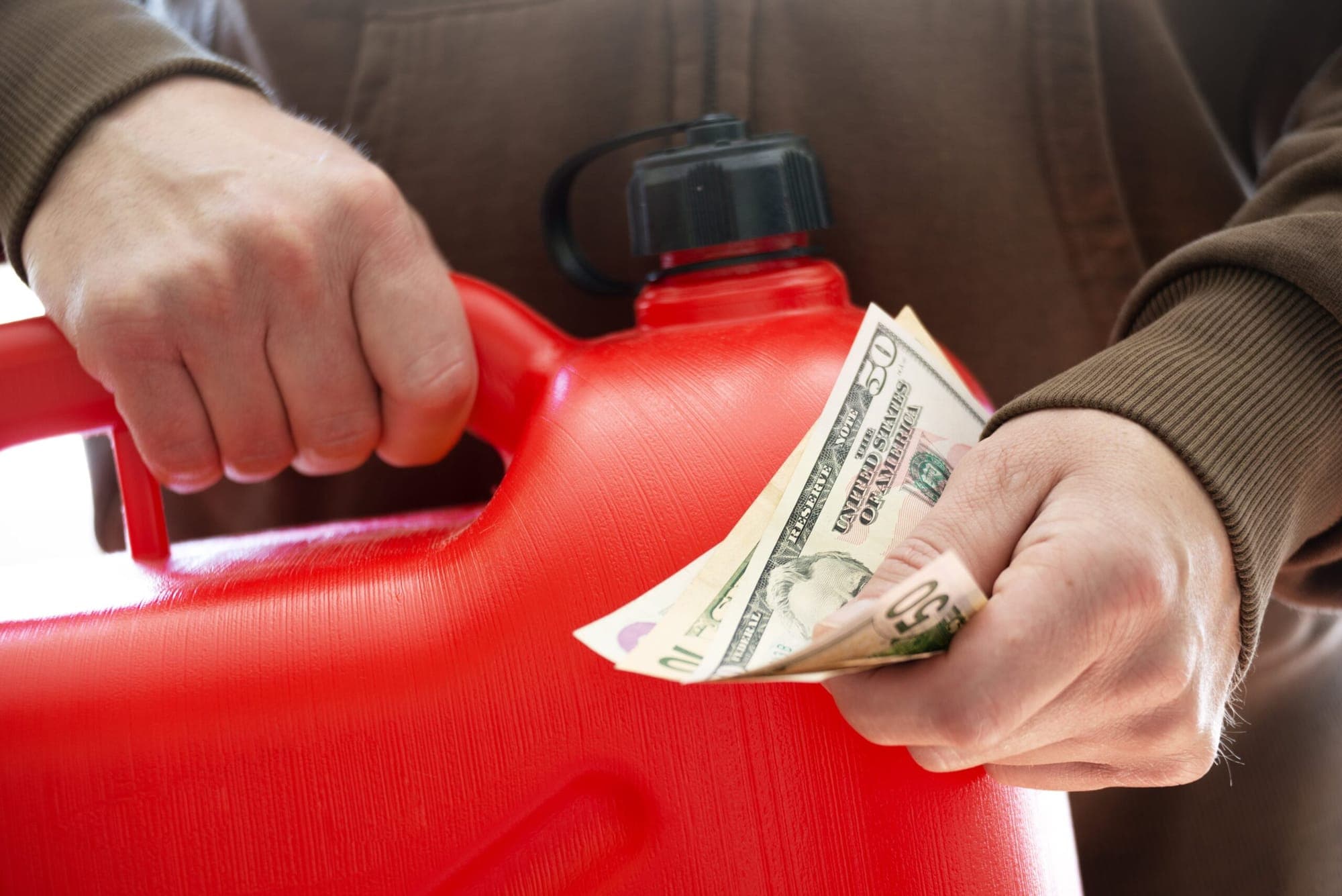 Forex Pairs Sensitive to Oil Prices: Which Ones React the Most?