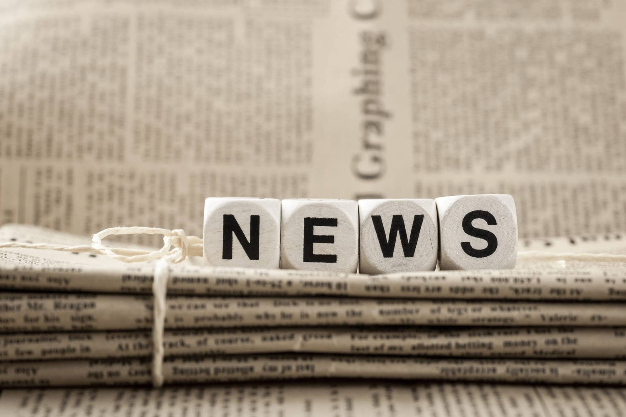 Trading the news before the release represented in an image.
