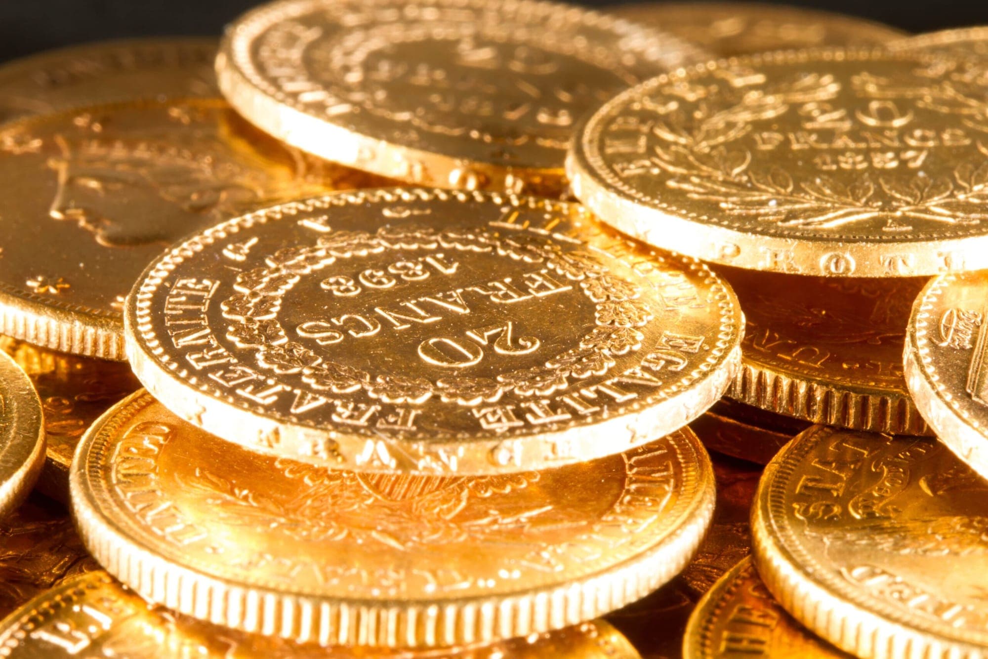 Gold vs. Silver Investment in 2025: Which One Should You Buy?
