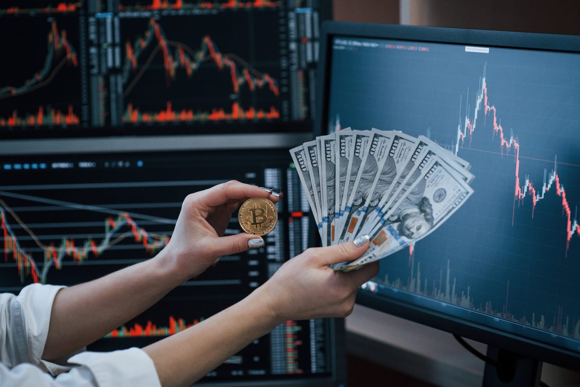 Forex vs Crypto for Beginners: Which One Is Less Risky in 2025?