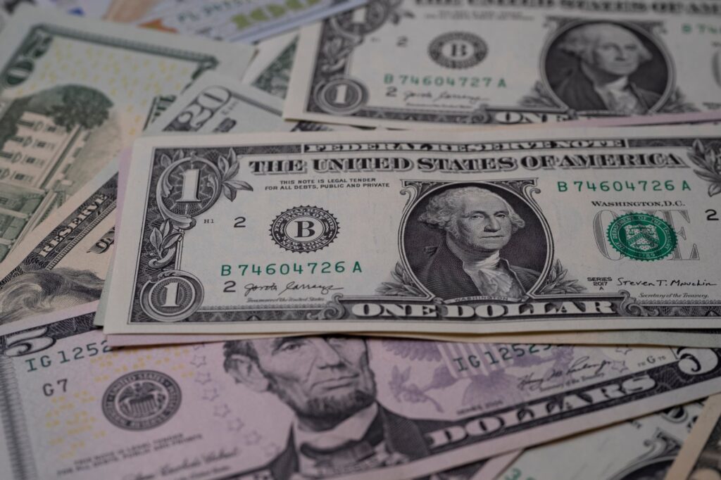 AI bubble dollar risk