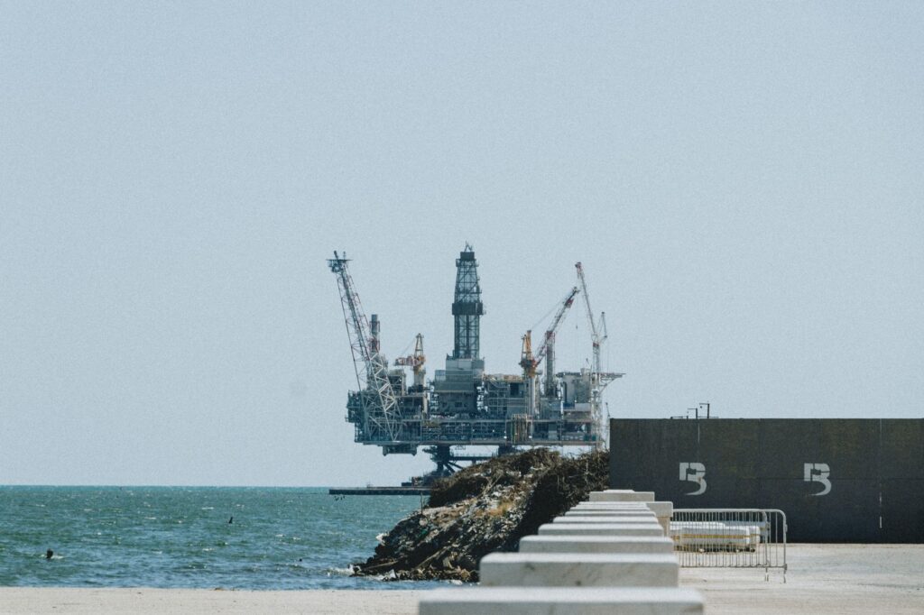 Oil Shock Currency Pairs: How Traders Should Position as Brent Nears $100